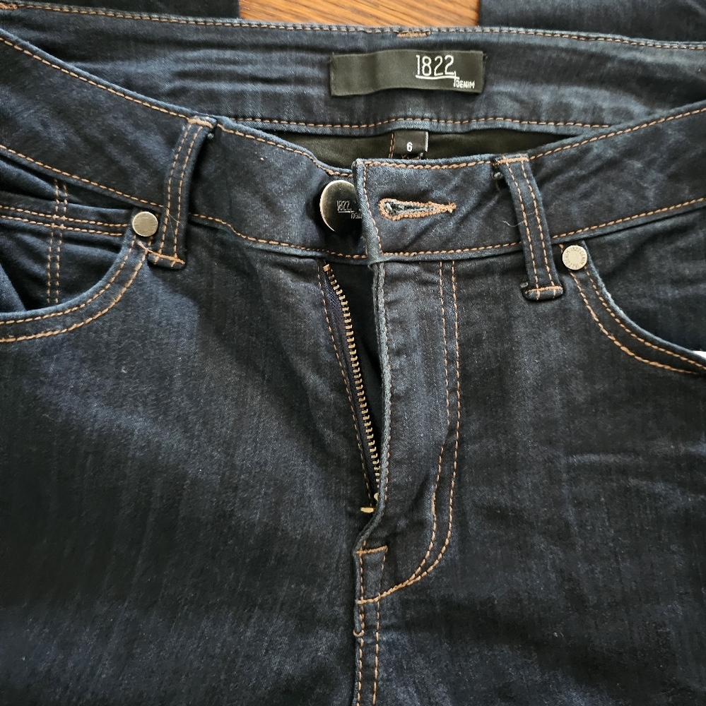 1822 Dark Wash Jeans